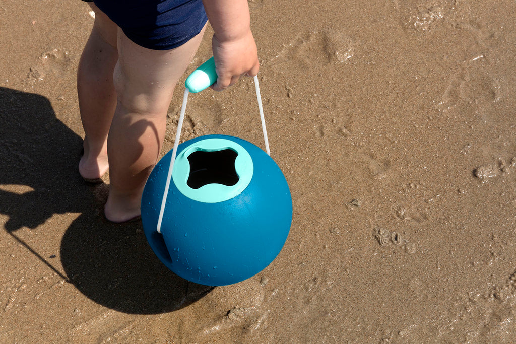 Quut Beach Set - 16cm Ballo Bucket, Cuppi Scoop/Sieve/Ball, Sand Shaper - STEAM Kids Brisbane