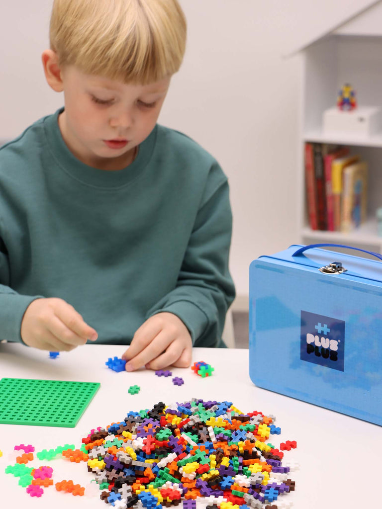 Plus-Plus Mini Metal Suitcase | Basic Colours | 600 Pieces & Baseplate - STEAM Kids Brisbane